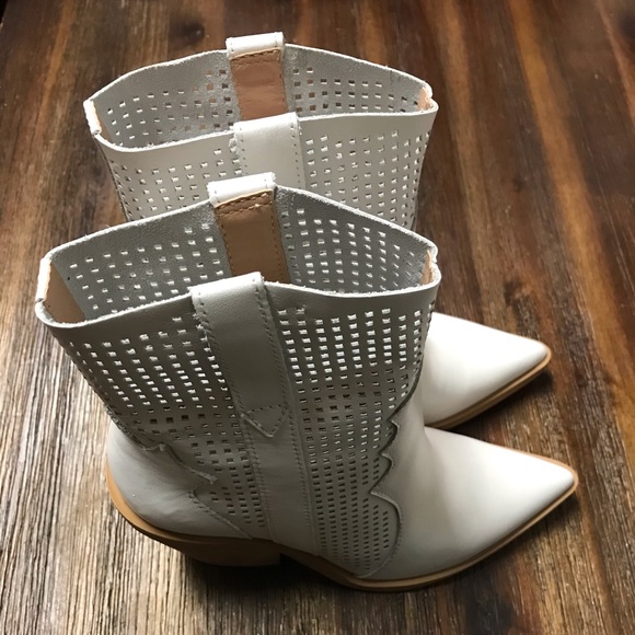 Steve Madden Violet White Leather boot - Picture 8 of 8